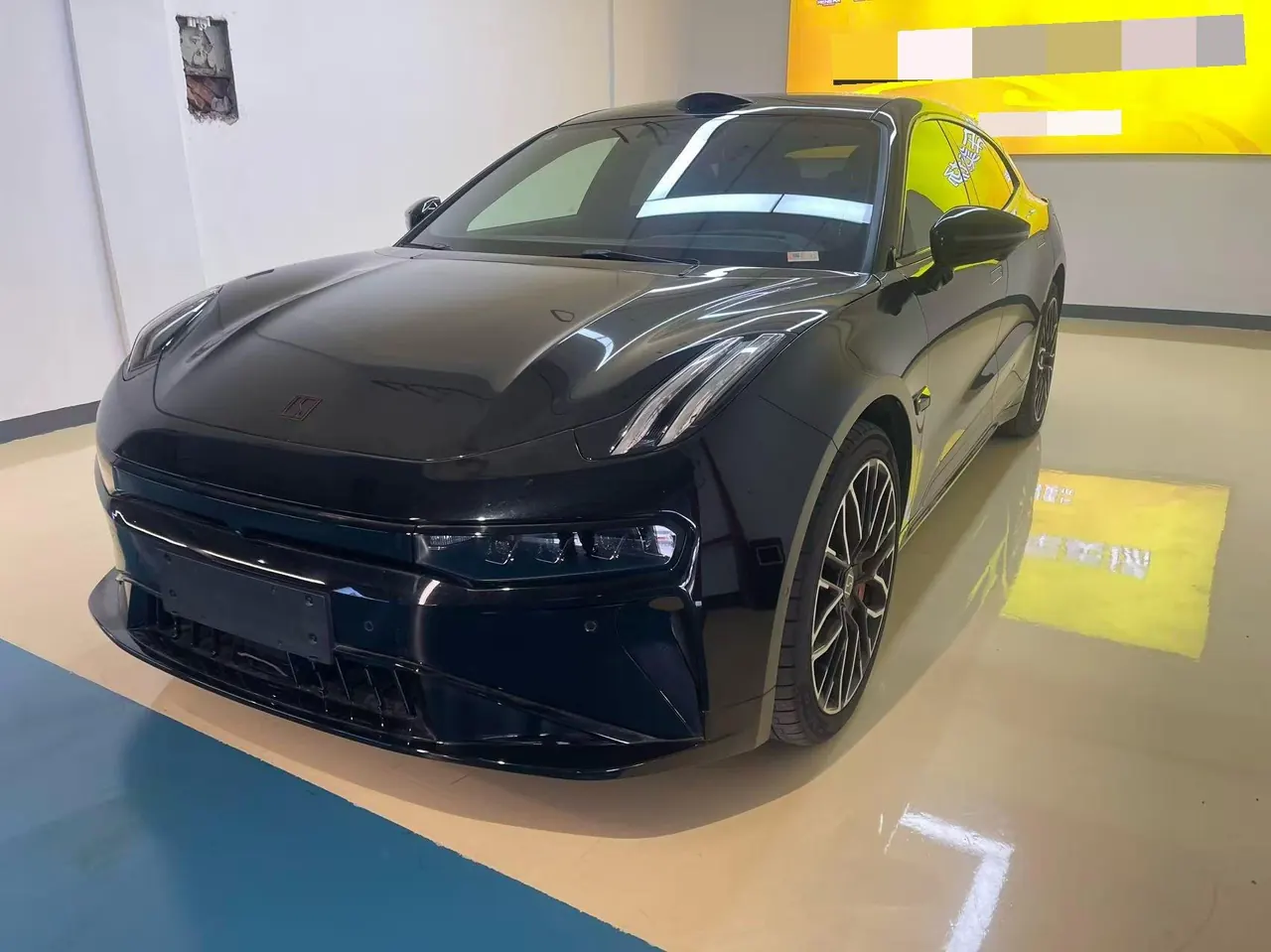 Open image lightbox: Zeekr 2025 Zeekr 001 YOU version 100kWh four-wheel drive automatic gear
