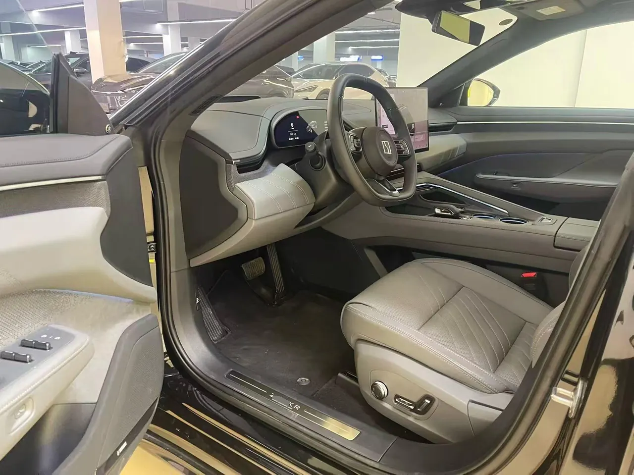 Zeekr 2025 Zeekr 001 YOU version 100kWh four-wheel drive automatic gear 4