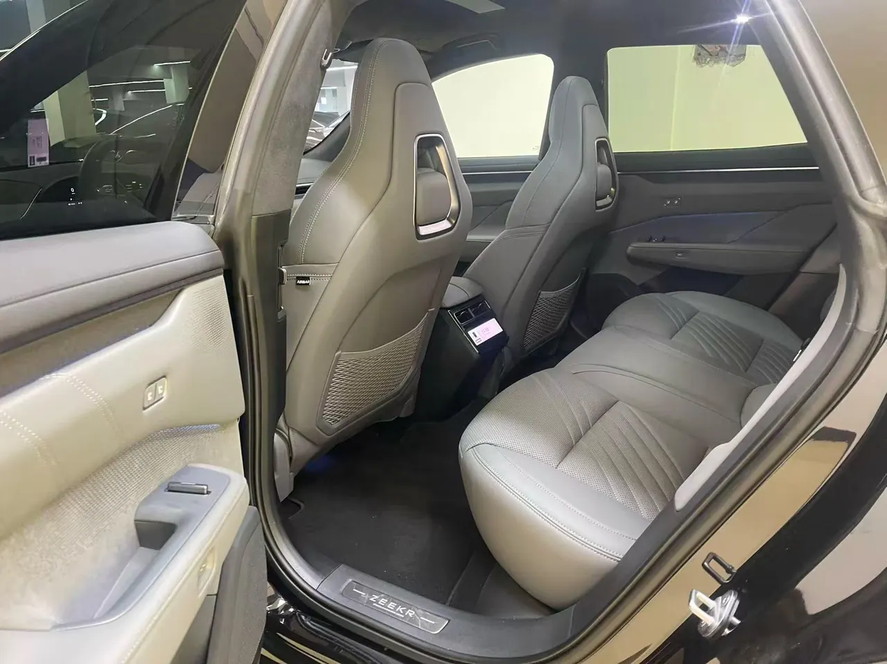 Zeekr 2025 Zeekr 001 YOU version 100kWh four-wheel drive automatic gear 5
