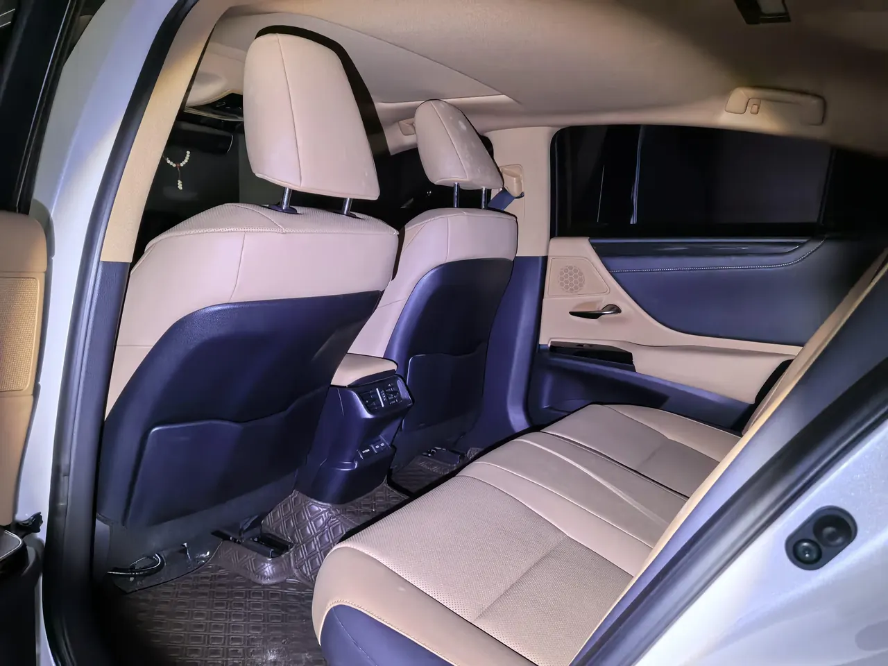 Lexus ES (Imported) 2021 ES300h 2.5 Stepless Excellence Edition Automatic Gear 8