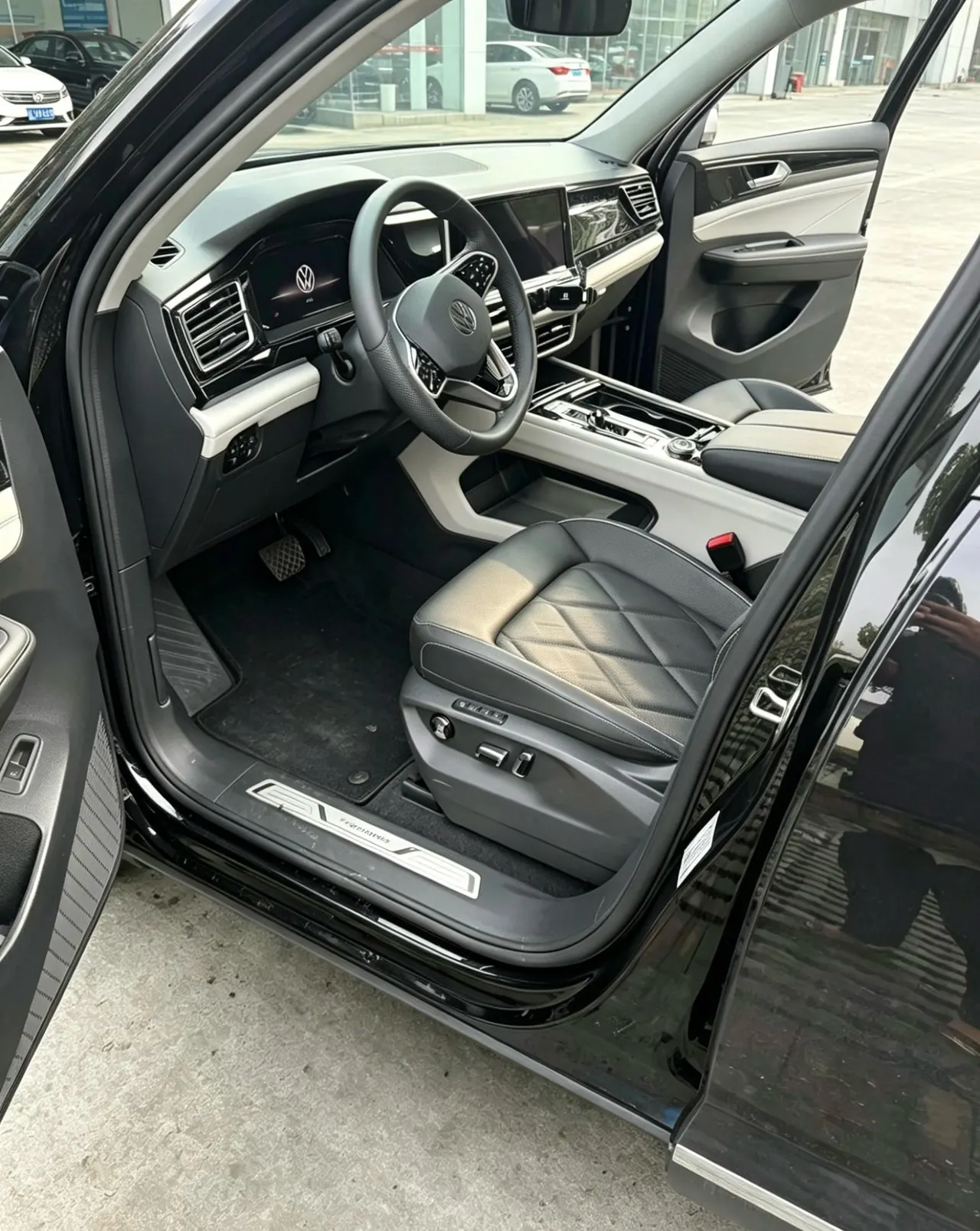 Volkswagen 2025 Tuang 2.0TSI 380TSI four-wheel drive superior automatic gear 4