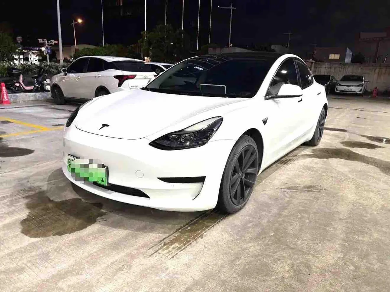Open image lightbox: Tesla 2021 Model 3 Standard Endurance Rear Drive Upgraded Automatic Gear
