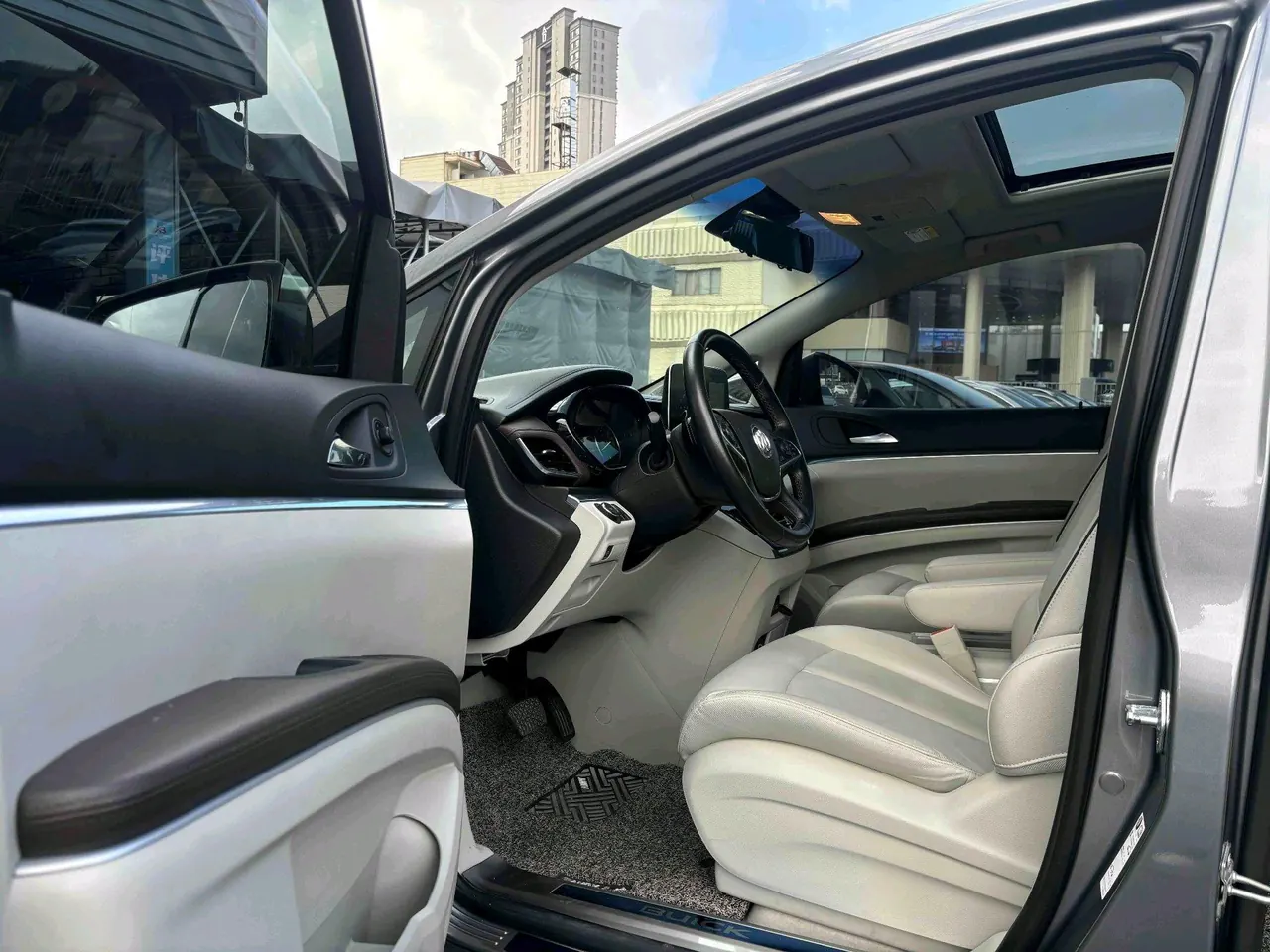 Buick 2021 GL8 Land Business Class 2.0T 652T Luxury Automatic Gear 2