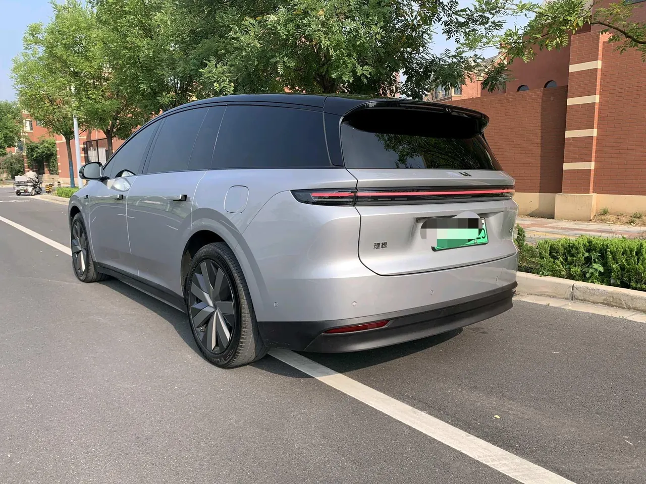 Li 2025 i8 Standard Edition Automatic Gear 12