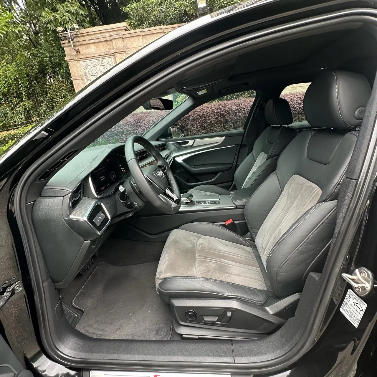 Audi 2020 A6L e-tron 2.0TFSI 55TFSI e Quattro automatic 5