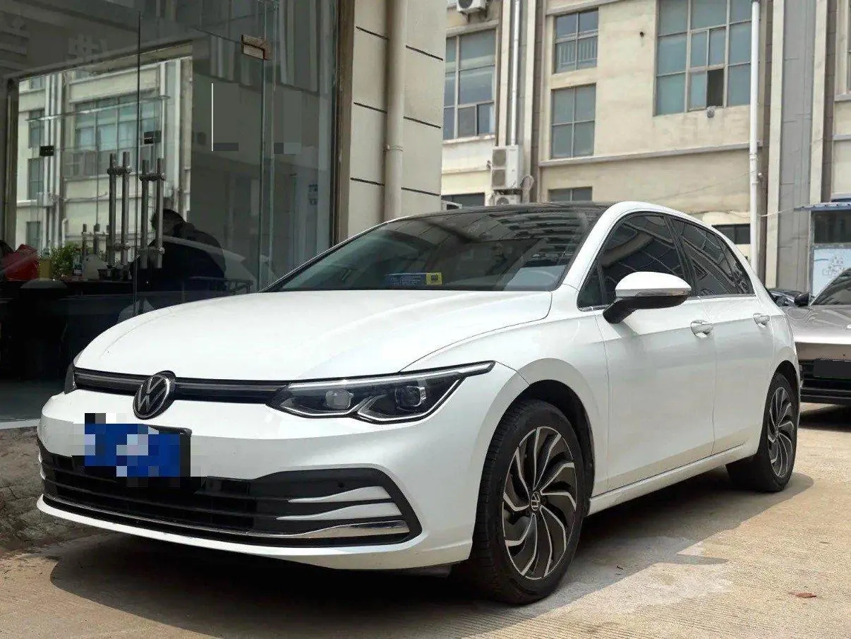Volkswagen 2021 Golf 8 PRO 1.4TSI 280TSI Automatic - View 1