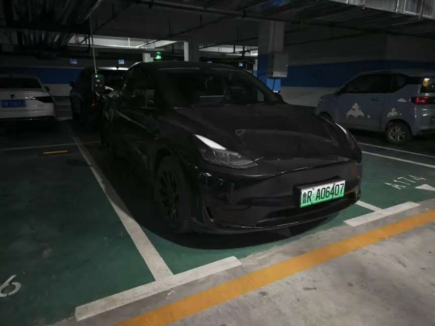 Tesla 2022 Model Y rear-wheel drive version (facelift) automatic gear 2
