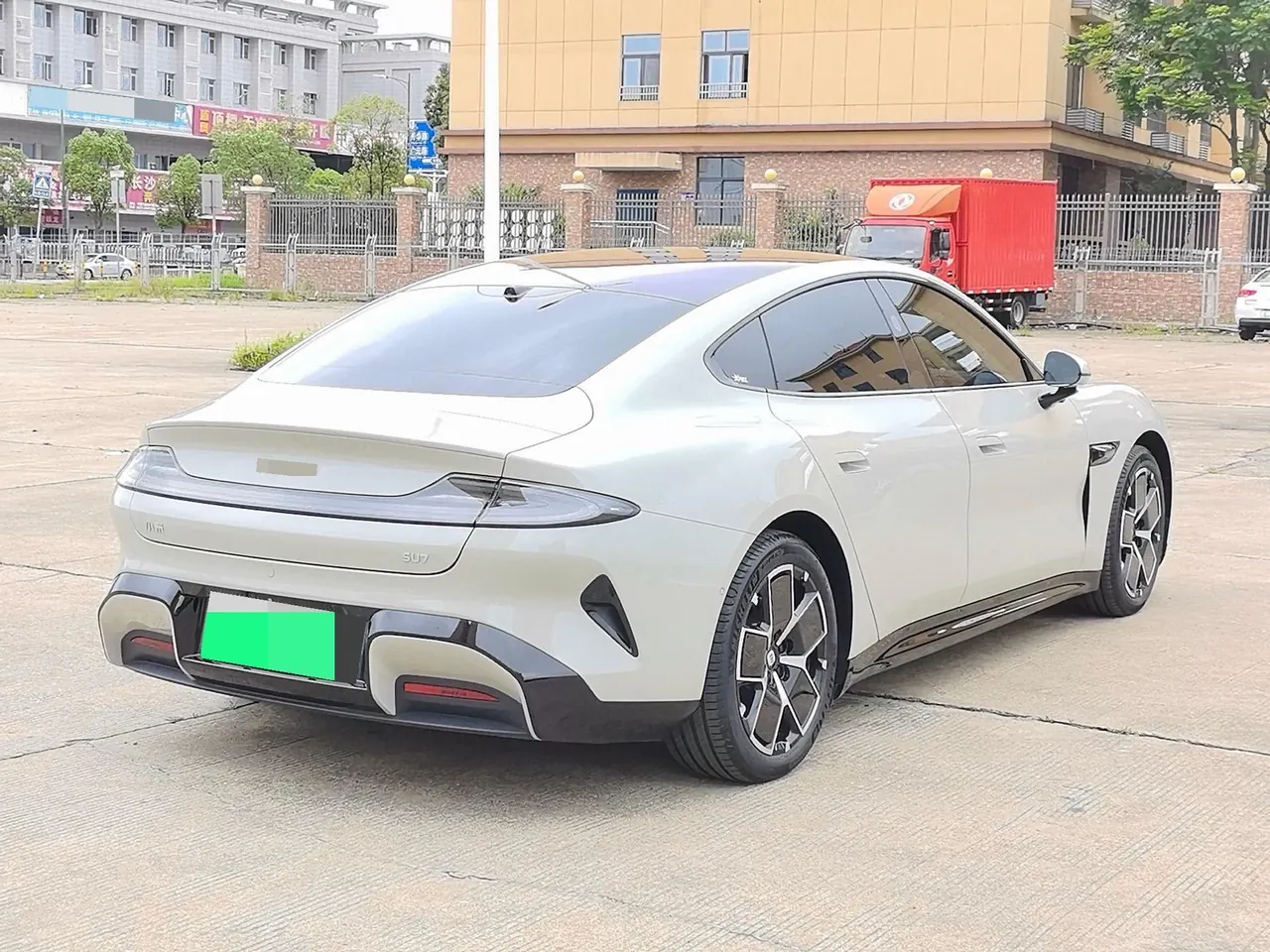 MI 2024 SU 7 700km Rear Drive Long Endurance Smart Driving Edition Automatic Gear 6