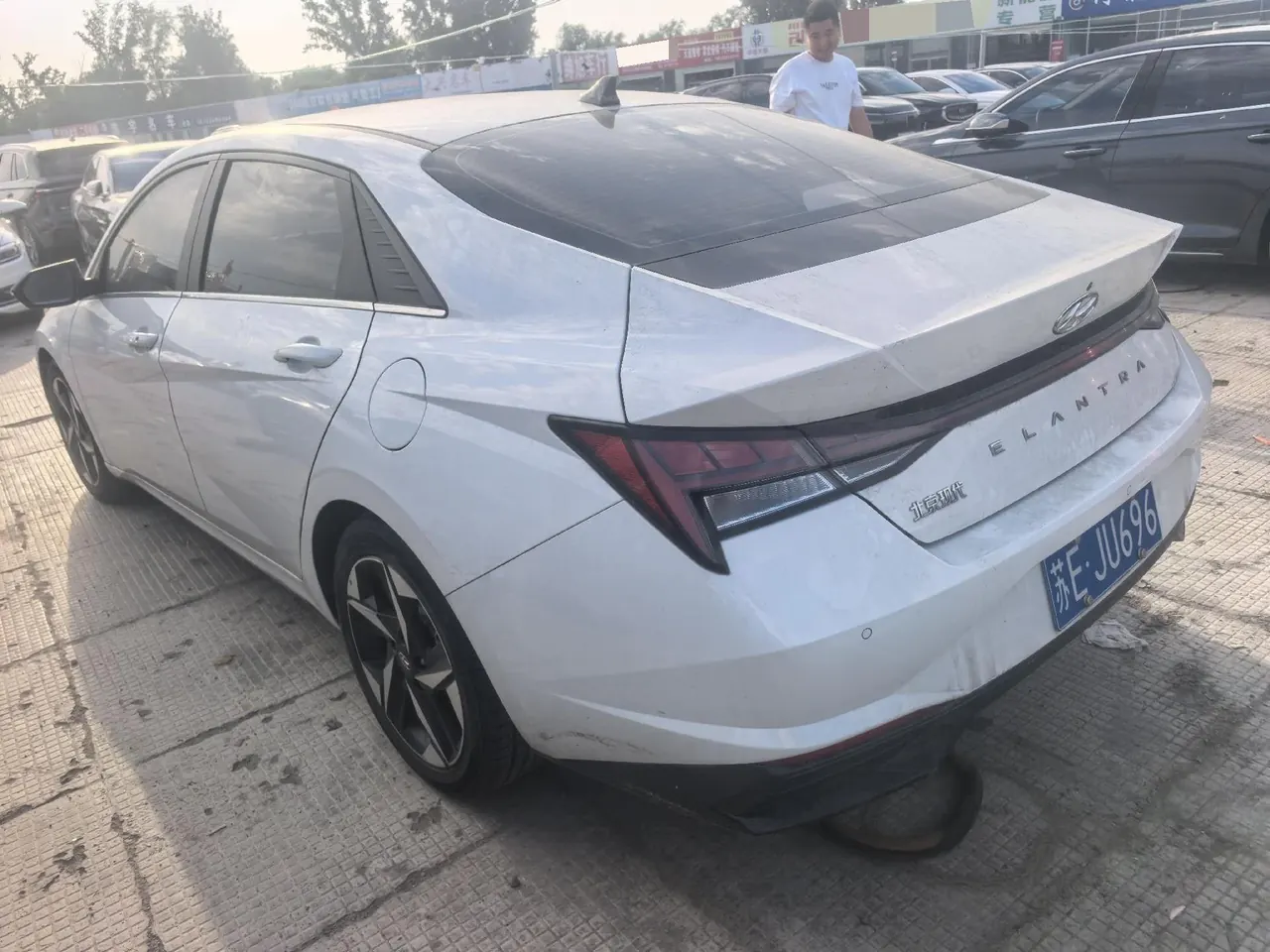 Hyundai 2021 Elantra -3-compartment 1.5 stepless LUX premium automatic gear 3