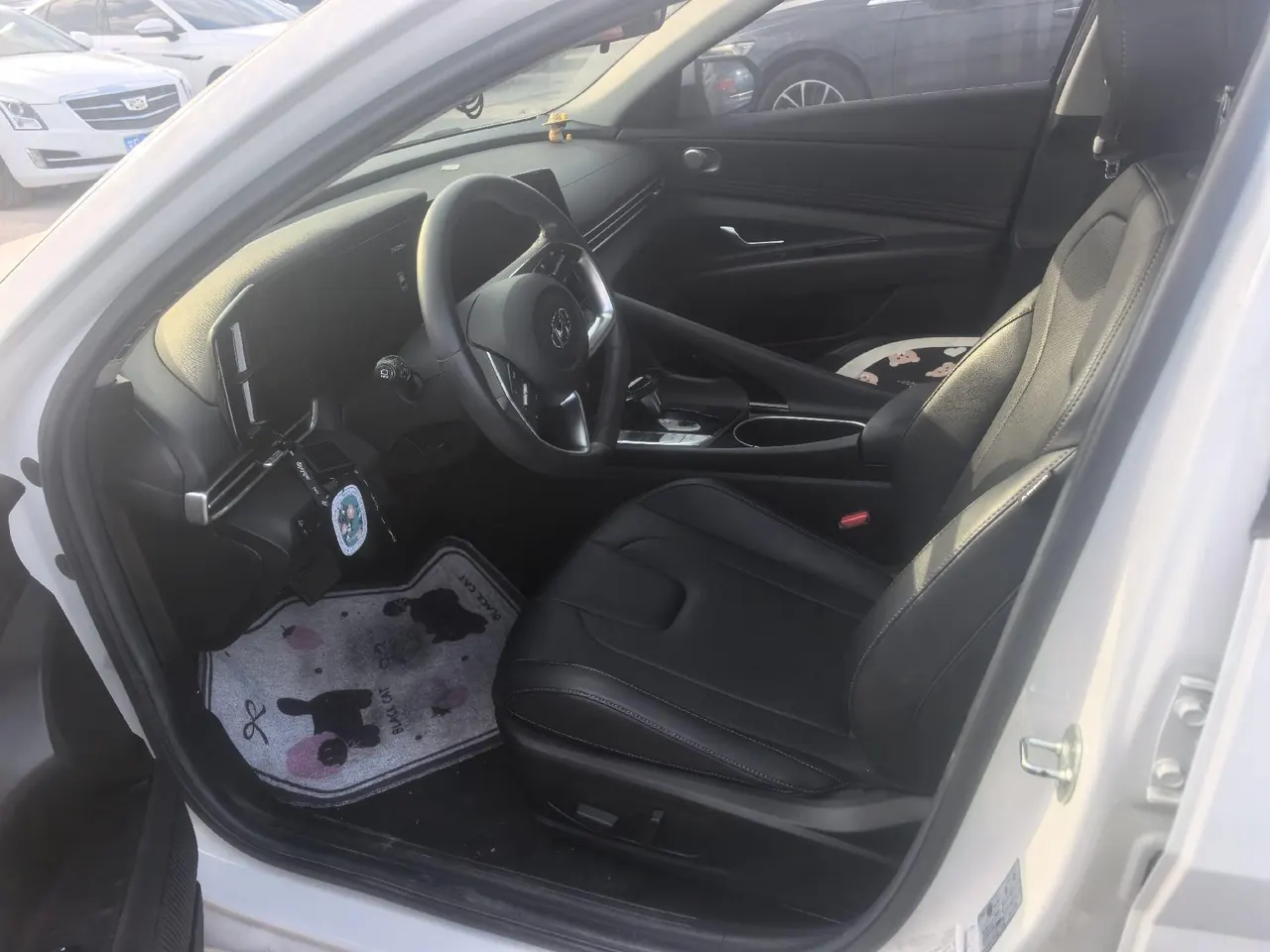 Hyundai 2021 Elantra -3-compartment 1.5 stepless LUX premium automatic gear 6