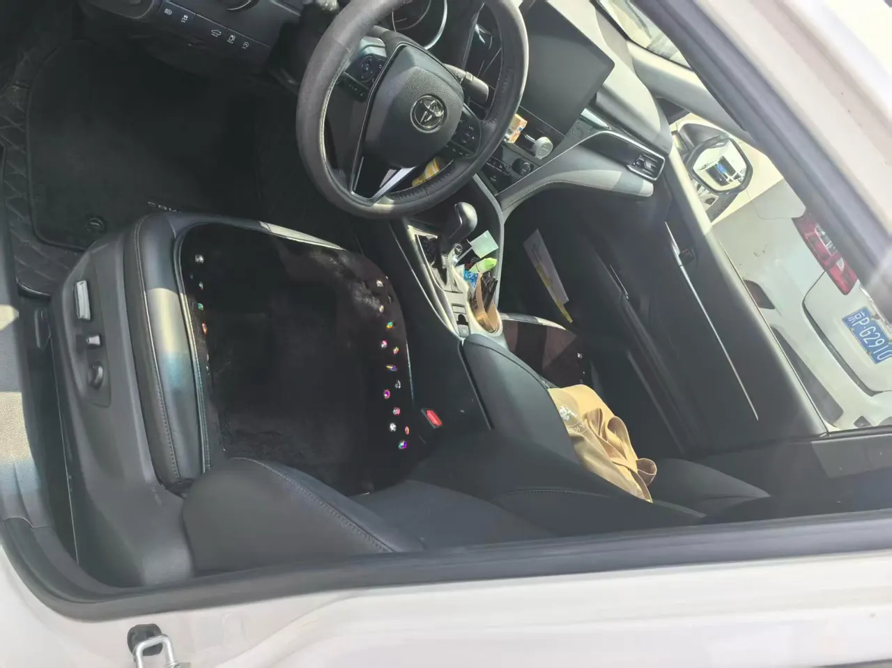 Toyota 2021 Camry 2.0G Stepless Deluxe Edition Automatic Gear 6