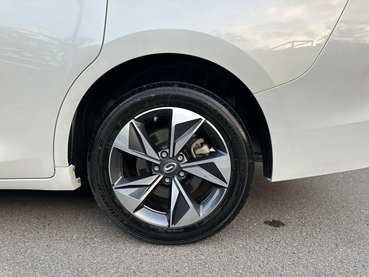 Chuanqi 2021 M6 1.5T 270T Deluxe Edition 7-seat Automatic Gear 13
