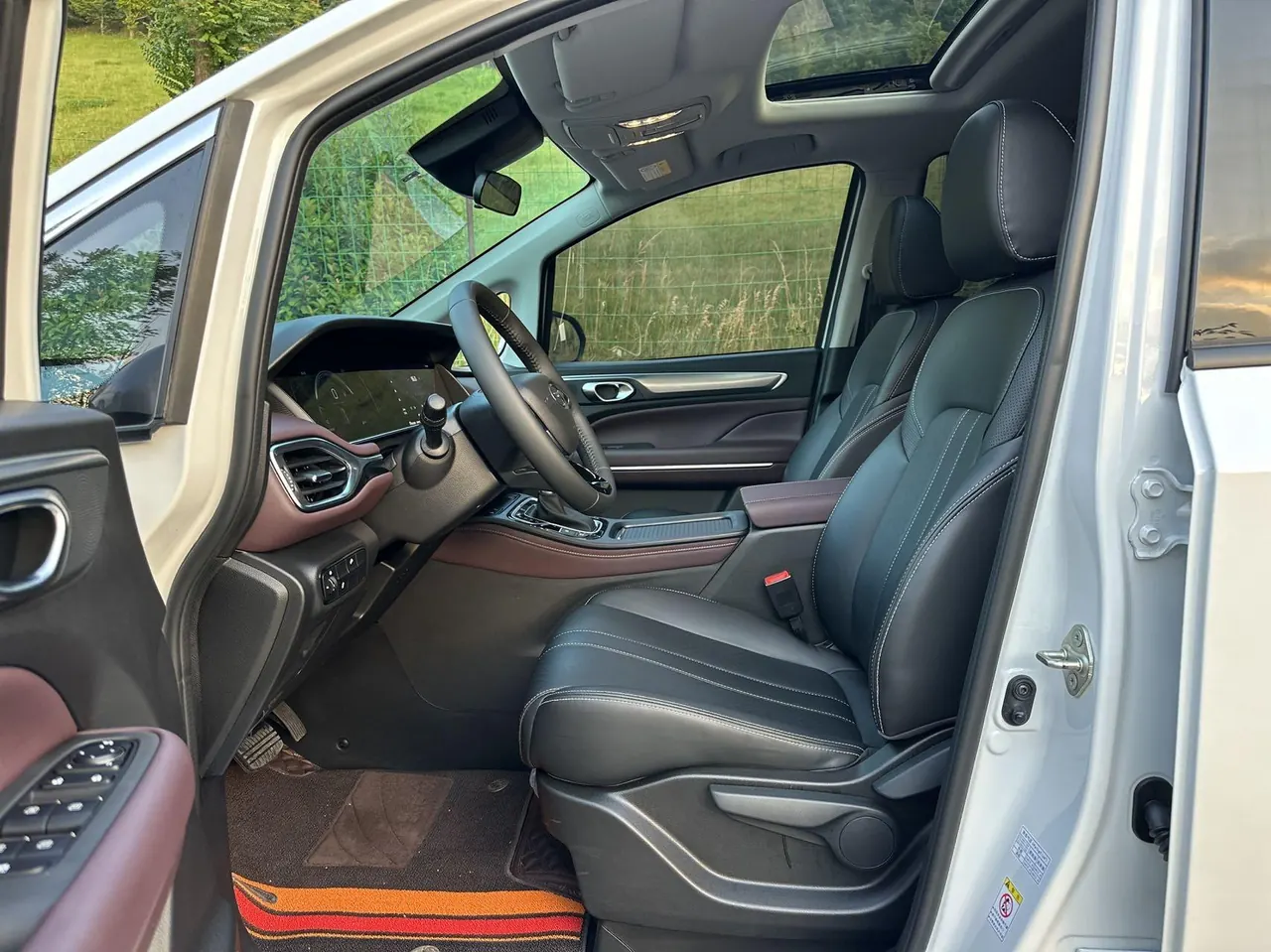 Chuanqi 2021 M6 1.5T 270T Deluxe Edition 7-seat Automatic Gear 7