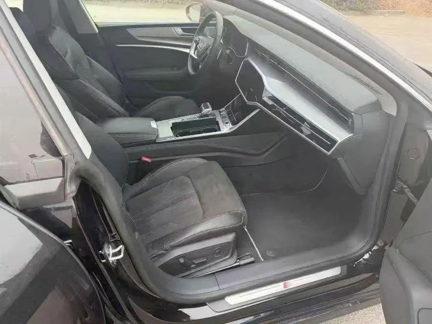 Audi 2024 A7L 2.0TFSI 45TFSI Luxury Automatic 2