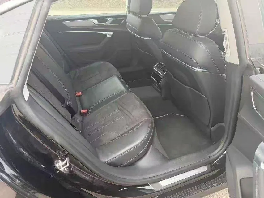 Audi 2024 A7L 2.0TFSI 45TFSI Luxury Automatic 3