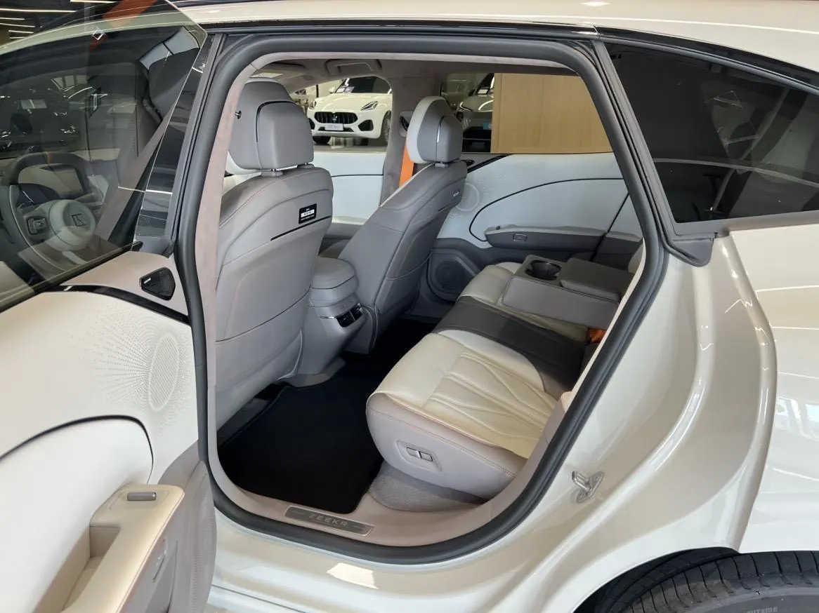 Zeekr 2025 Zeekr 007GT Long Endurance Rear Drive Smart Driving Edition 100kWh Automatic Transmission 3