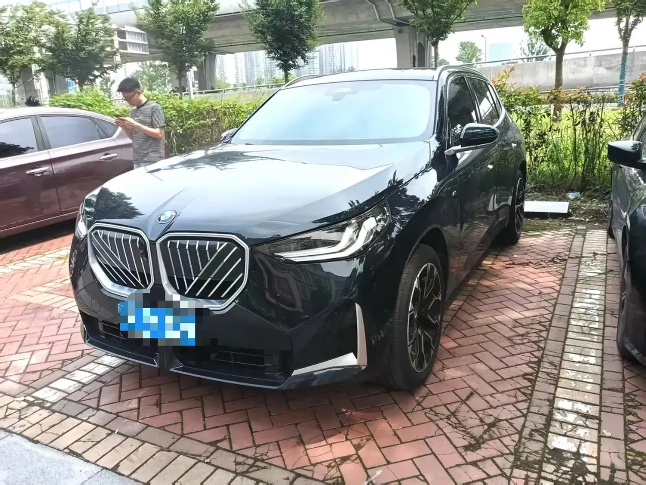BMW 2025 X3 xDrive30L 2.0T Leading M Sports Obsidian Night Suit Automatic Gear - View 1