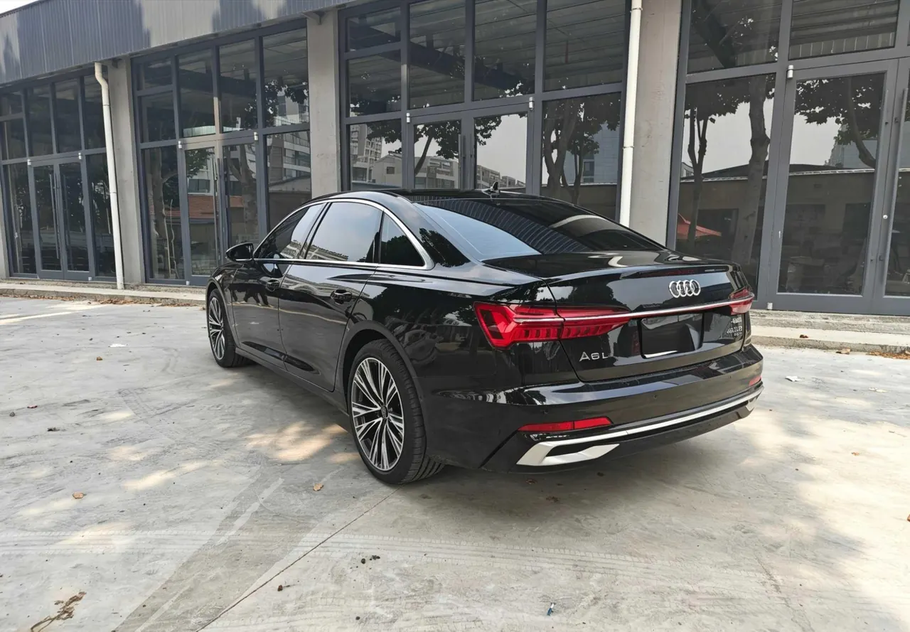 Audi 2023 A6L 2.0TFSI 45TFSI Quattro Selected Dynamic Automatic 3