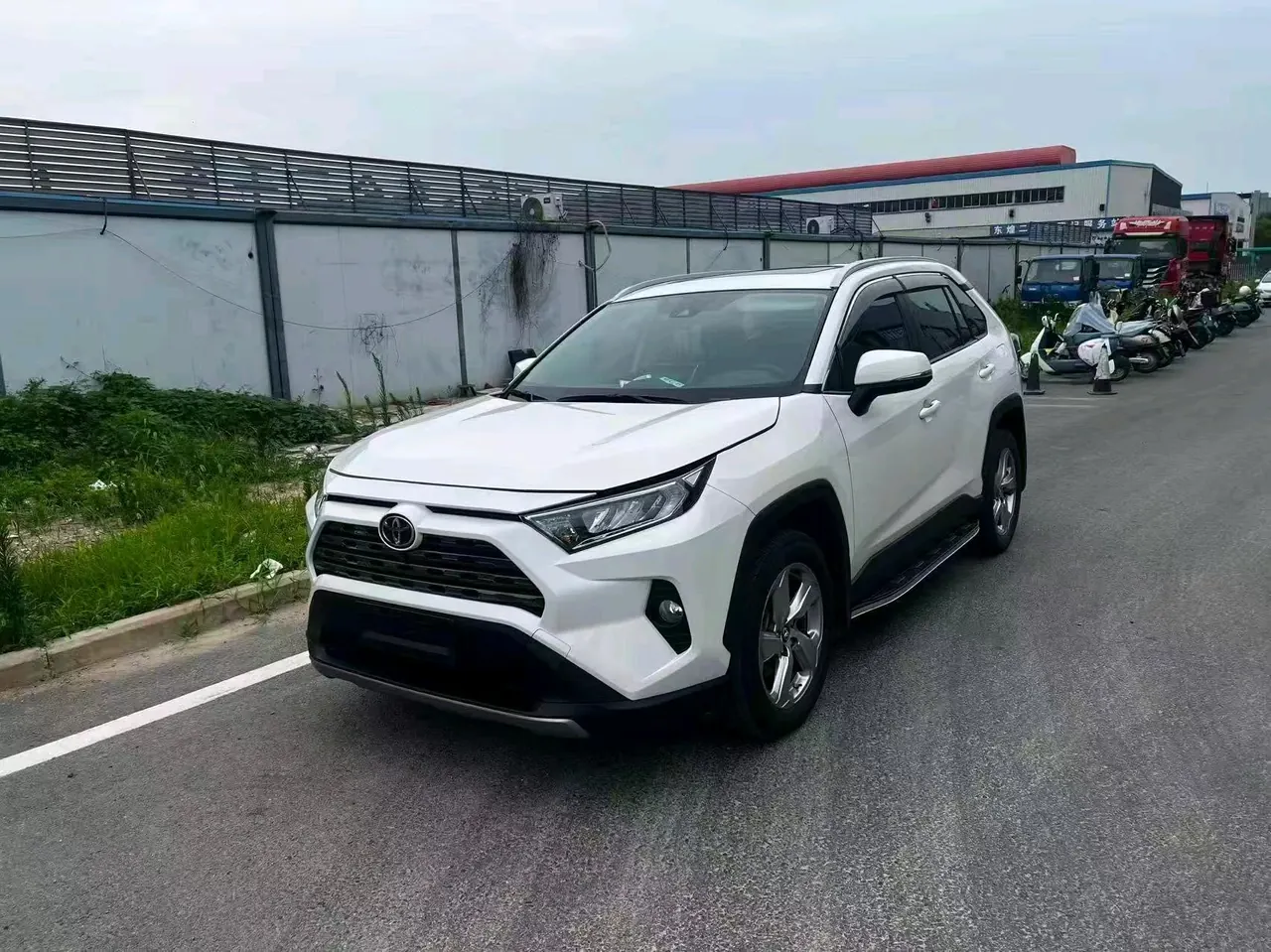 Toyota 2020 RAV4 Rongbo 2.0 Stepless Two-Drive Fashion Edition PLUS Automatic Gear - View 1