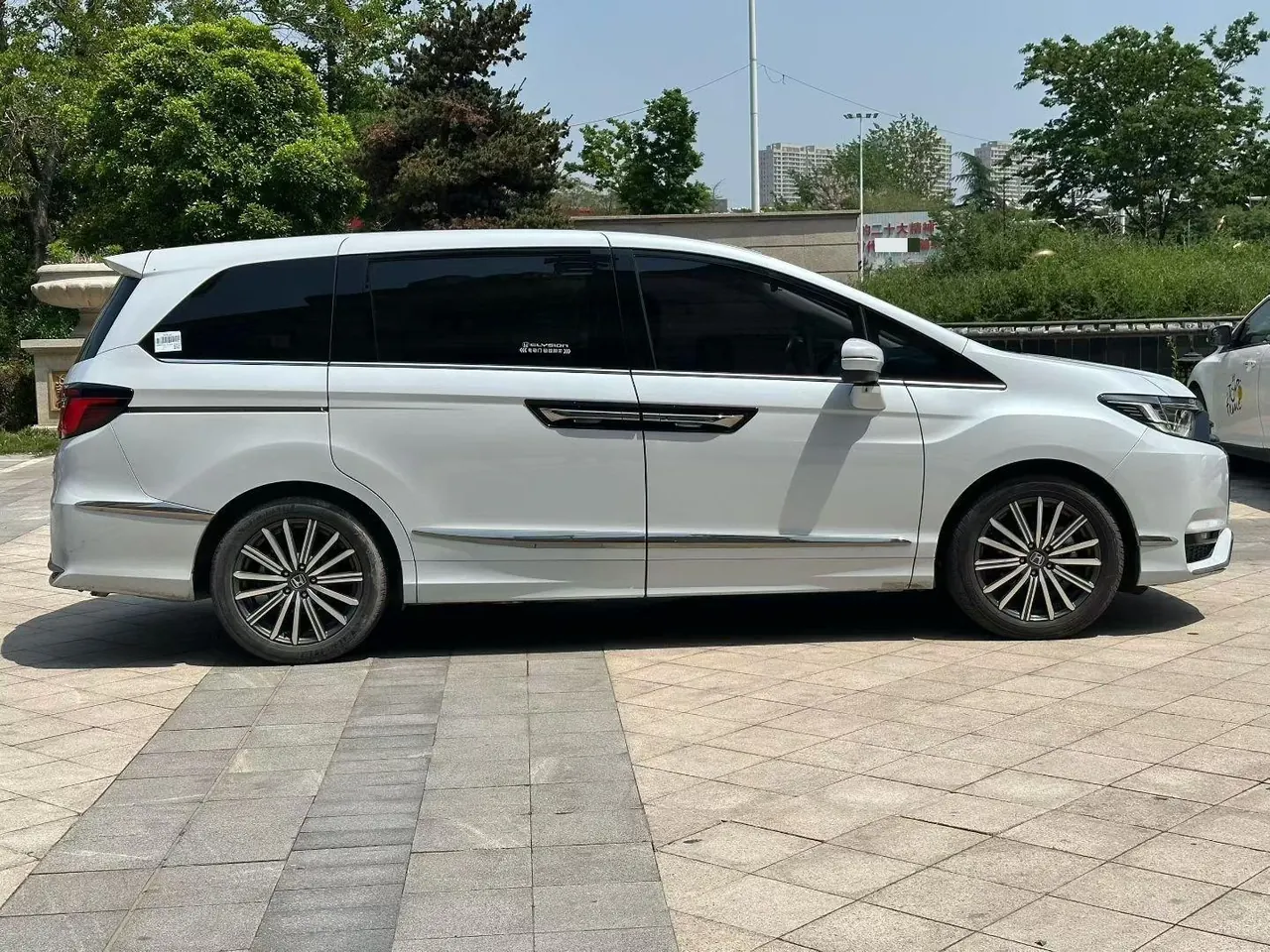 Honda 2024 Alishen e:HEV 2.0 Stepless Deluxe Automatic Gear 2