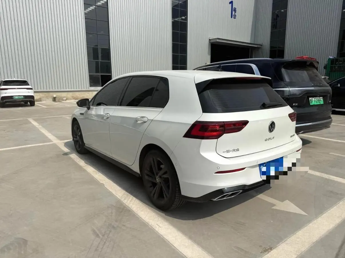 Volkswagen 2021 Golf 8 R-Line 1.4TSI 280TSI Automatic 4