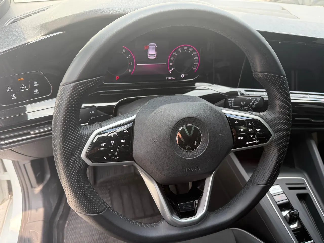 Volkswagen 2021 Golf 8 R-Line 1.4TSI 280TSI Automatic 7