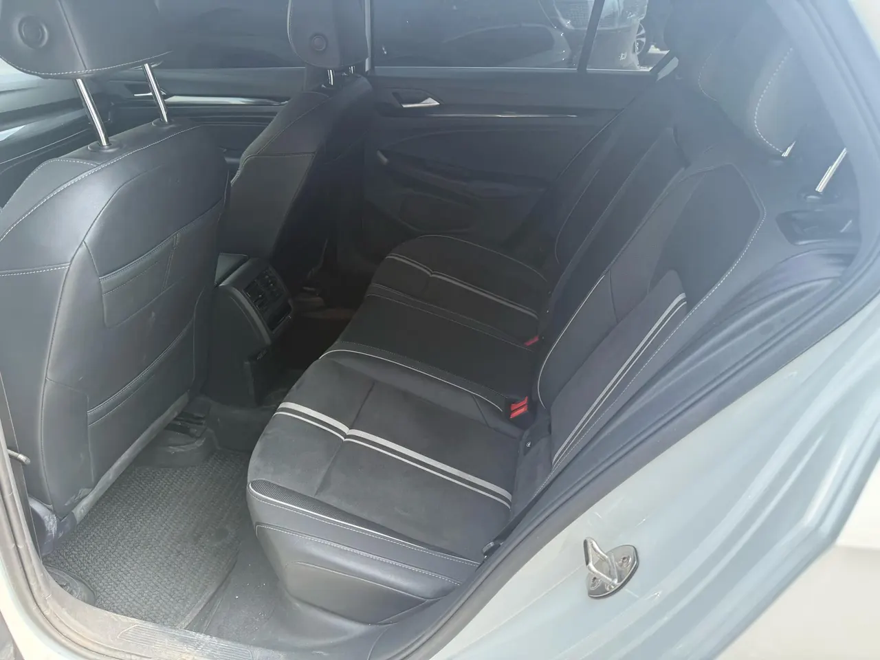 Volkswagen 2021 Golf 8 R-Line 1.4TSI 280TSI Automatic 9