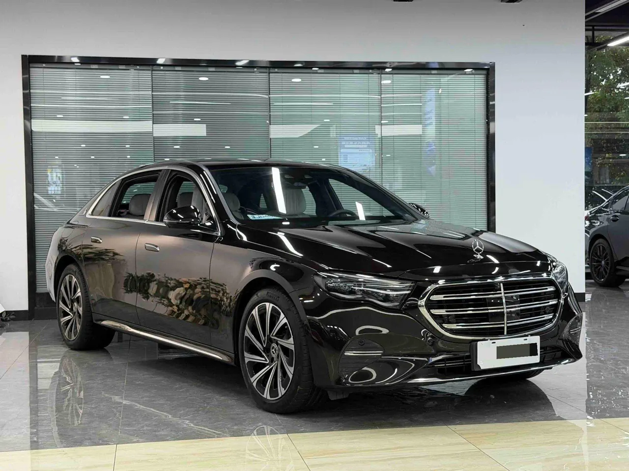 Mercedes Benz E Class 2024 E 300 L 48V 2.0T Luxury Automatic Gear 2