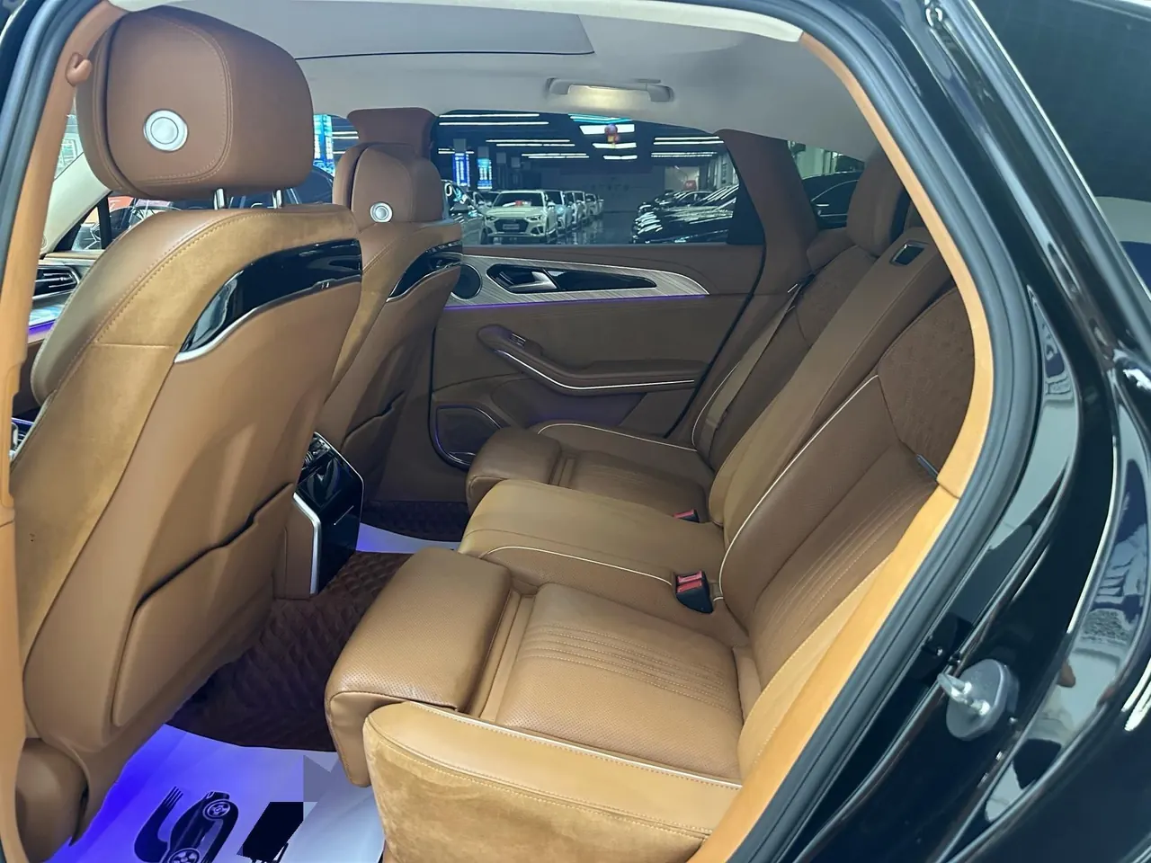 HongQi 2020 H9 48V 2.0T Zhilian Qi Chang Edition Automatic Gear 4