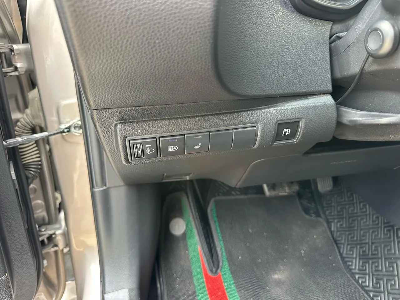 Toyota 2021 Corolla Double Engine 1.8 Stepless Elite Automatic Gear 13