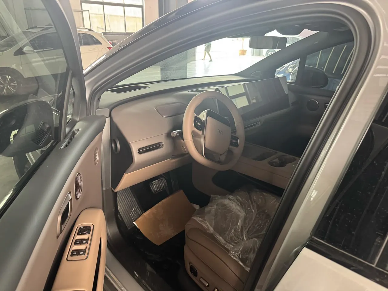 Li 2025 i6 four-wheel drive basic automatic transmission 3