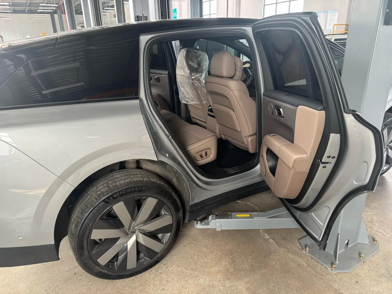 Li 2025 i6 four-wheel drive basic automatic transmission 5