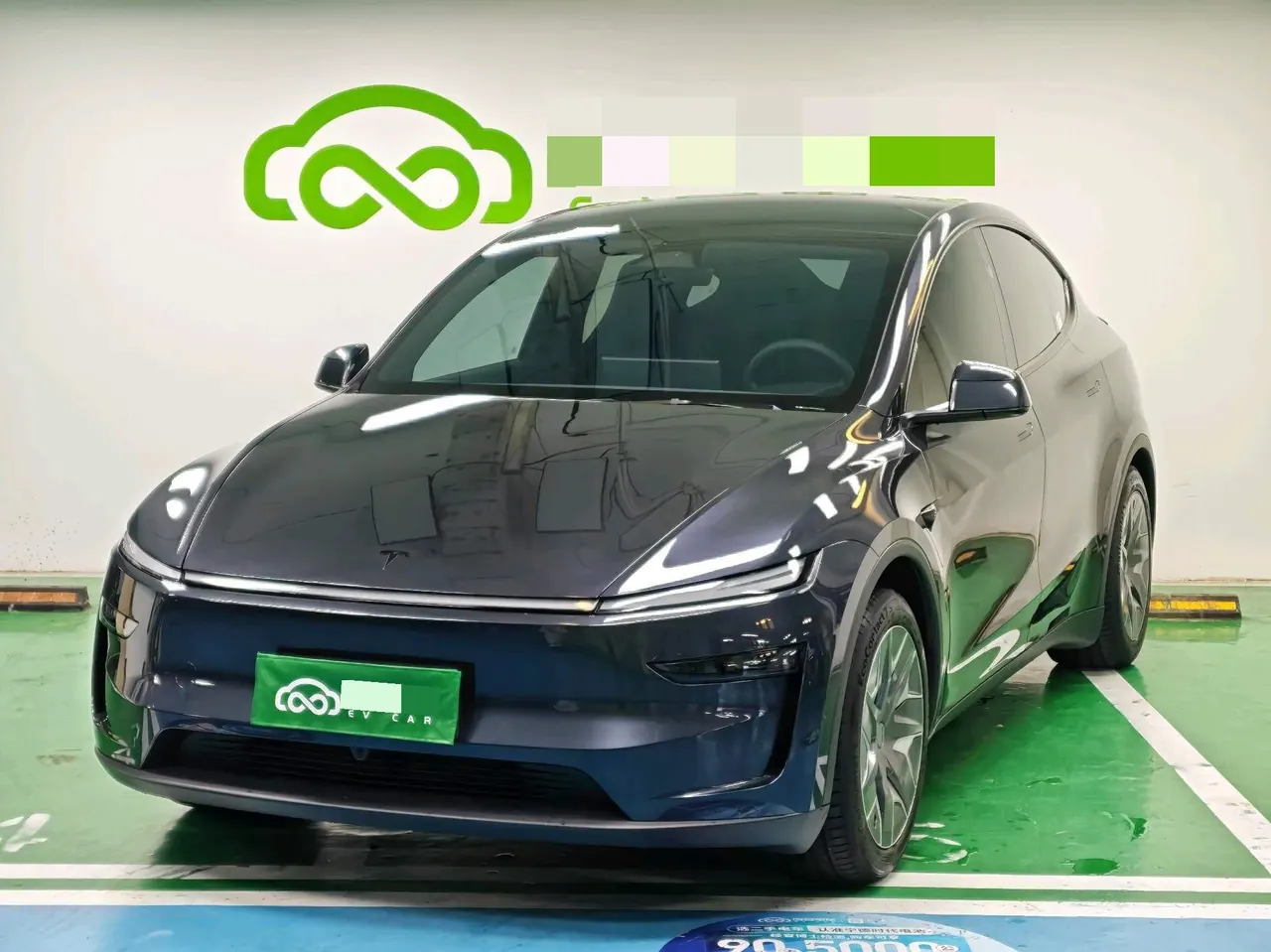 Open image lightbox: Tesla 2025 Model Y L Long Endurance All-Wheel Drive Automatic Transmission