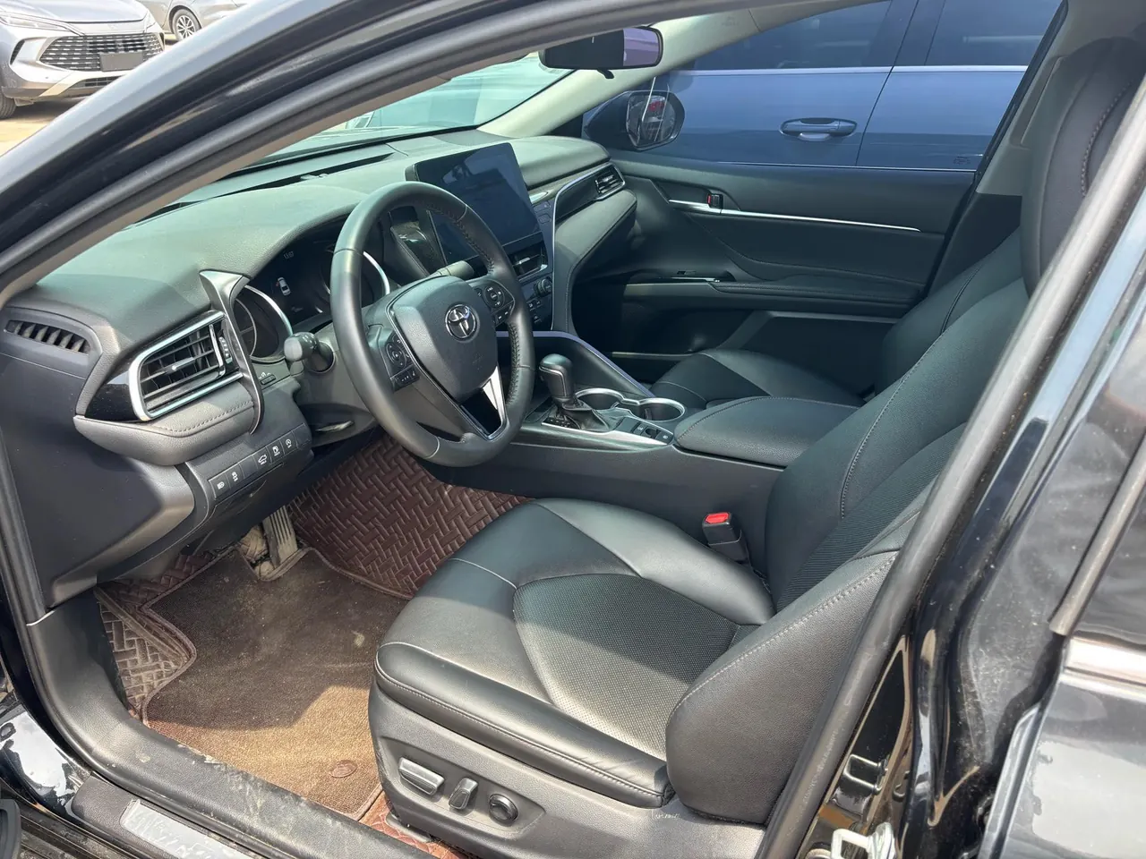 Toyota 2023 Camry 2.0G Stepless Deluxe Edition Automatic Gear 3