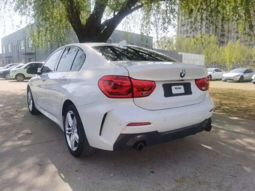 BMW 1 Series 2021 120i 1.5T M Sports Obsidian Night Edition (Changed) Automatic Gear 3