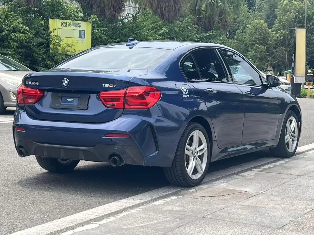 BMW 1 Series 2021 120i 1.5T M Sports Obsidian Night Edition (Changed) Automatic Gear 8
