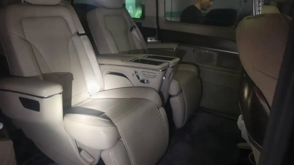 Mercedes Benz V 2021V 260 L 2.0T Premium Edition Automatic Gear 4