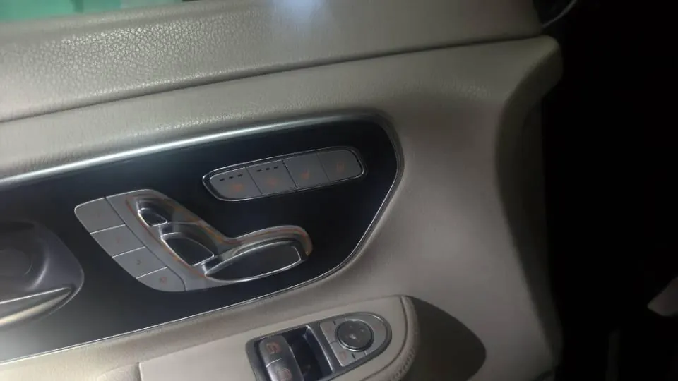Mercedes Benz V 2021V 260 L 2.0T Premium Edition Automatic Gear 5