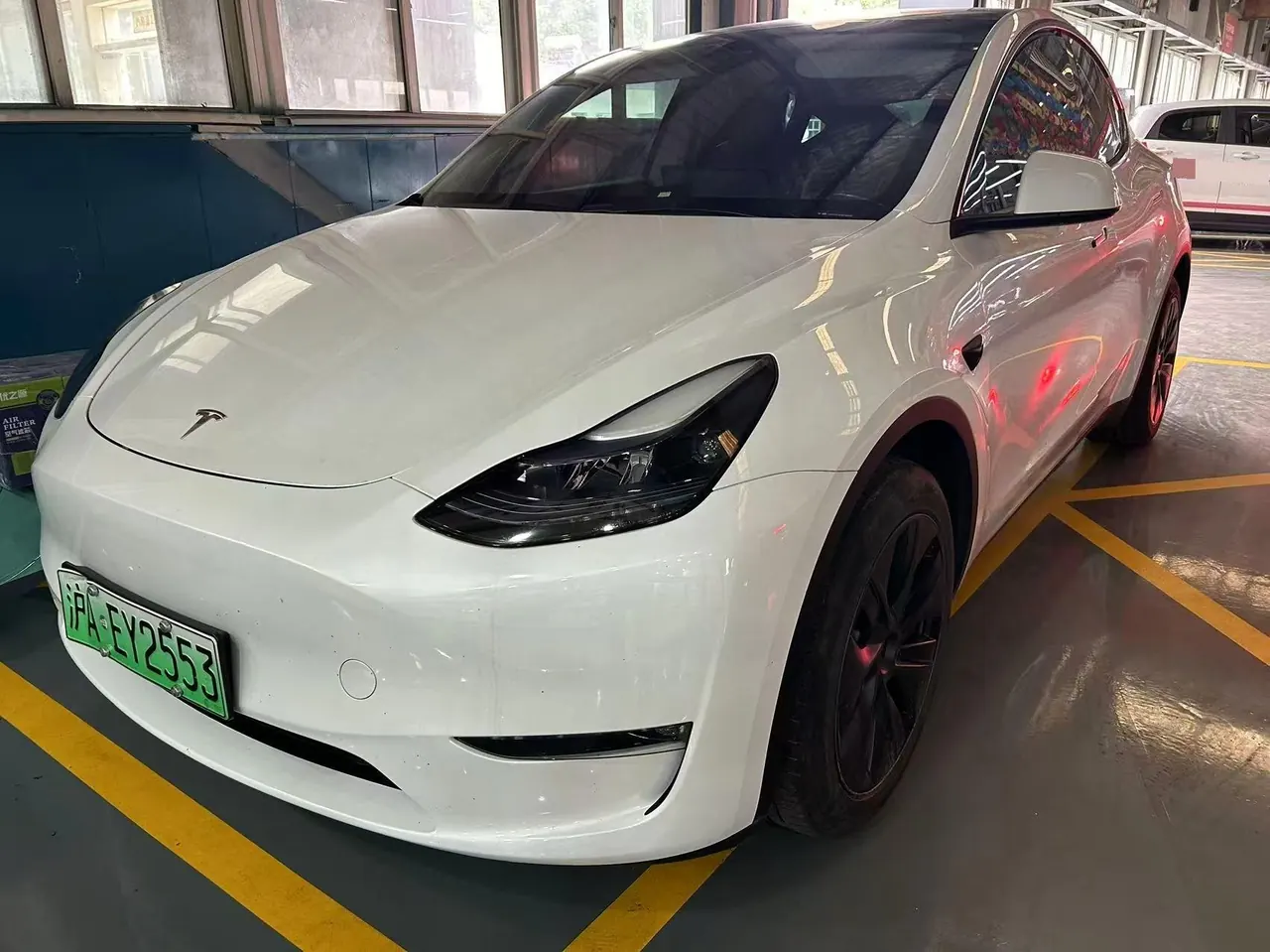 Tesla 2024 Model Y long endurance all-wheel drive version automatic transmission - View 1