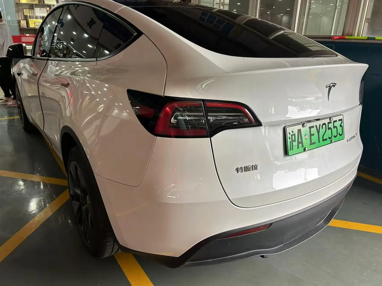 Tesla 2024 Model Y long endurance all-wheel drive version automatic transmission 2