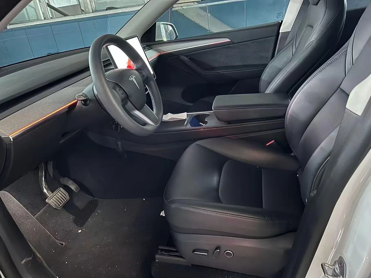 Tesla 2024 Model Y long endurance all-wheel drive version automatic transmission 5