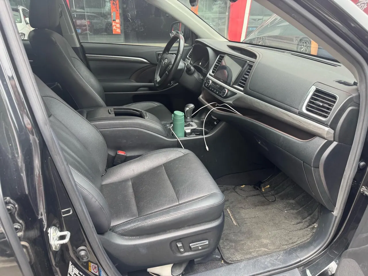 Toyota 2021 Highlander 2.0T 4-wheel drive Elite Edition 7-seat automatic gear 7