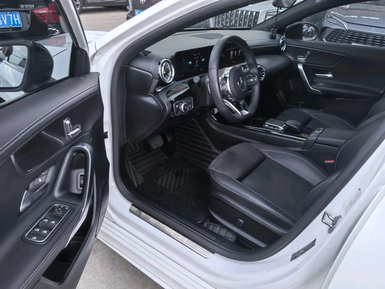 Mercedes Benz Class A 2021 A 200 L 1.3T Dynamic Automatic 3