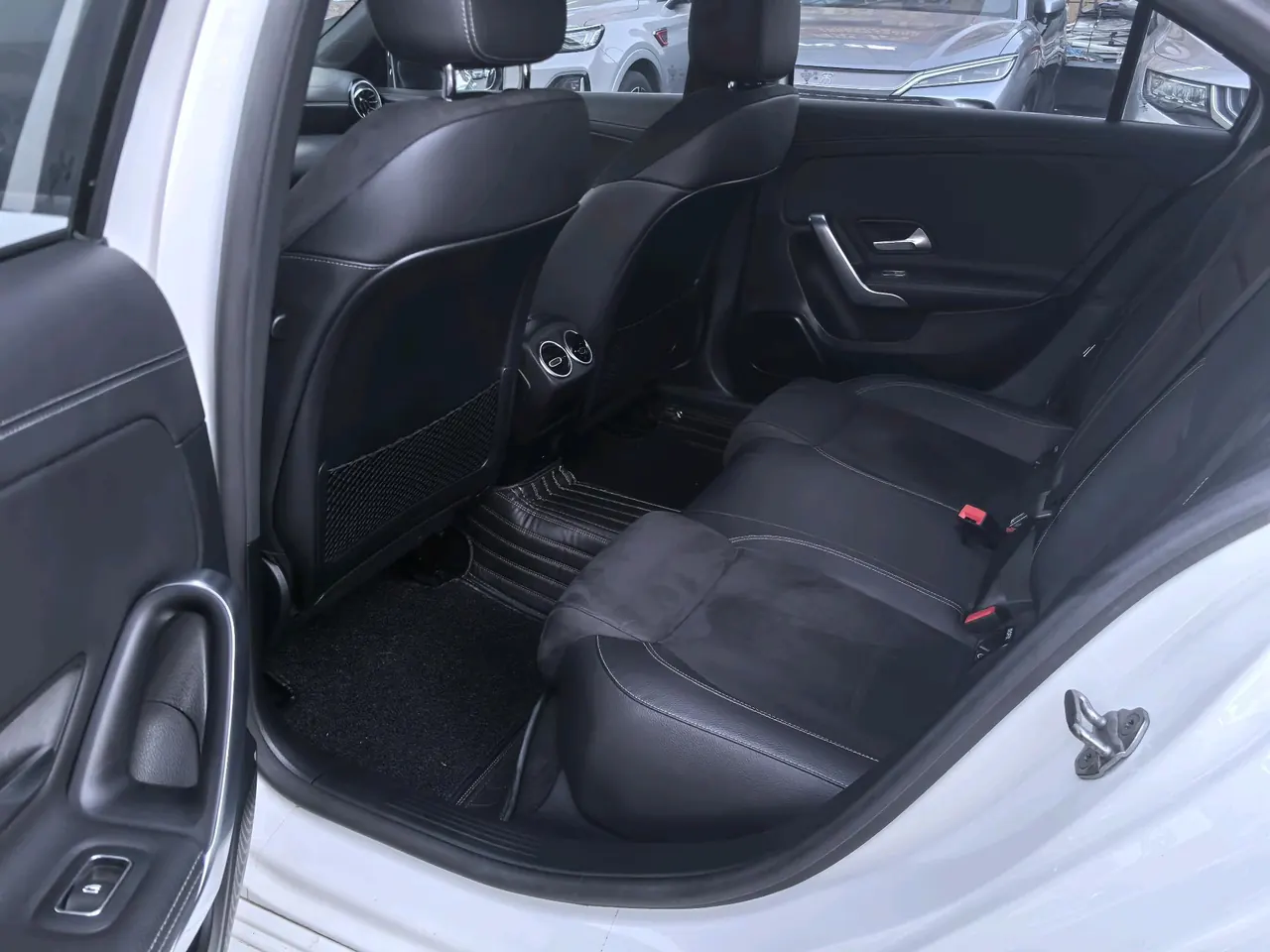 Mercedes Benz Class A 2021 A 200 L 1.3T Dynamic Automatic 4