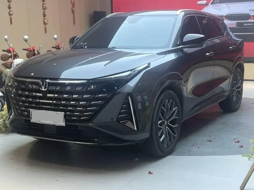 Open image lightbox: ChangAn 2025 UNI-Z 1.5T honorable automatic gear