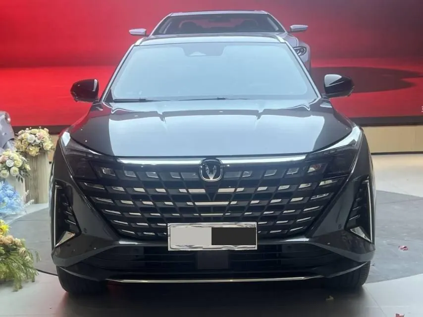 ChangAn 2025 UNI-Z 1.5T honorable automatic gear 2