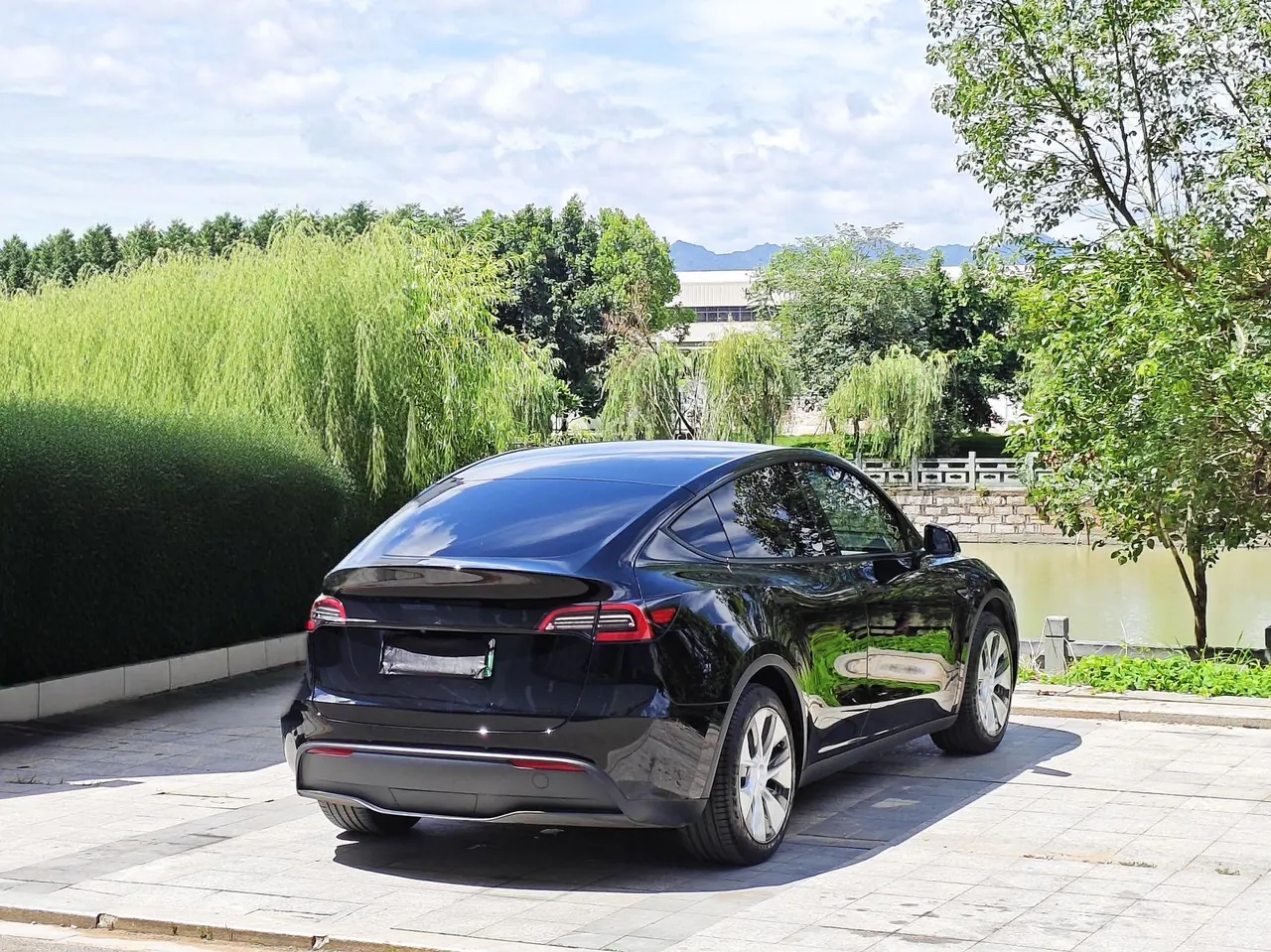 Tesla 2022 Model Y rear-wheel drive version (facelift) automatic gear 3