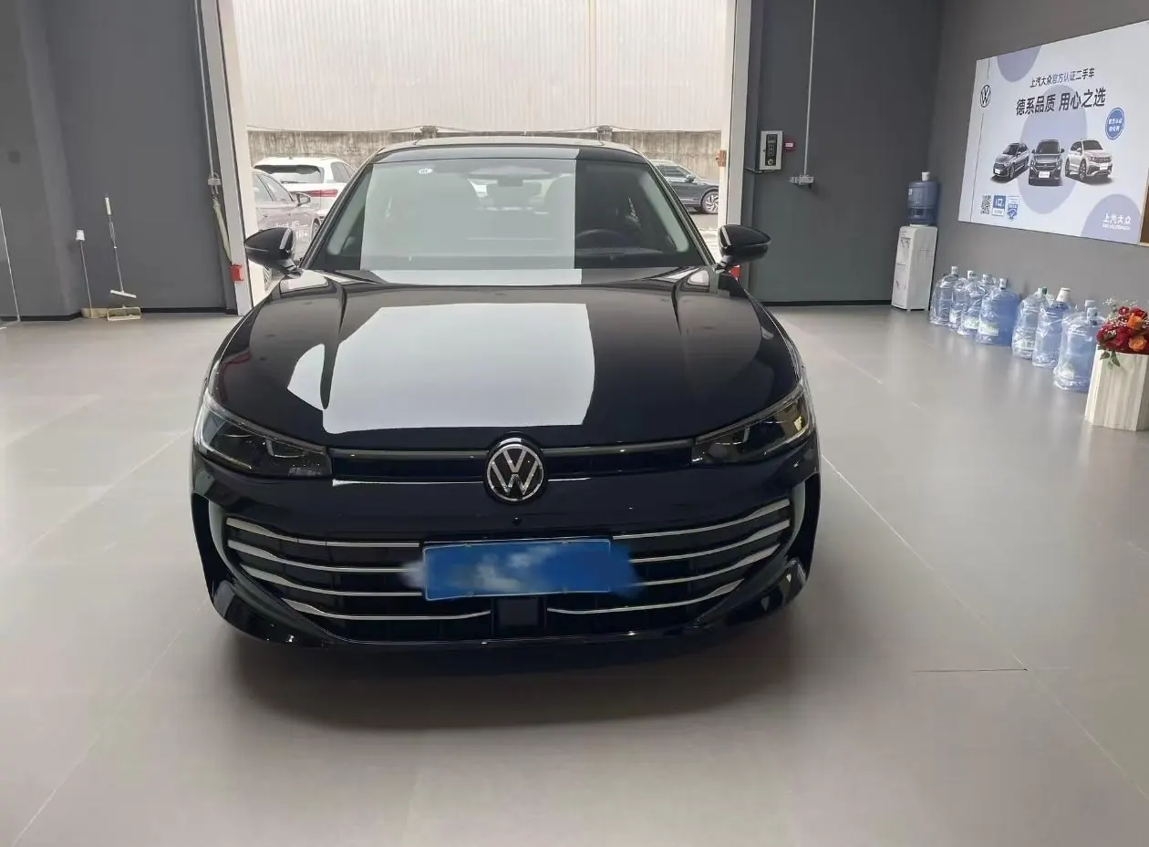 Volkswagen 2025 Passat Pro 2.0TSI 380TSI Dragon Edition Automatic 2