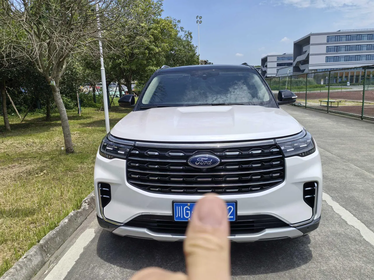 Ford 2023 Explorer 2.3T EcoBoost 285 Four-wheel Drive Titanium Edition 7-seat Automatic Gear 3
