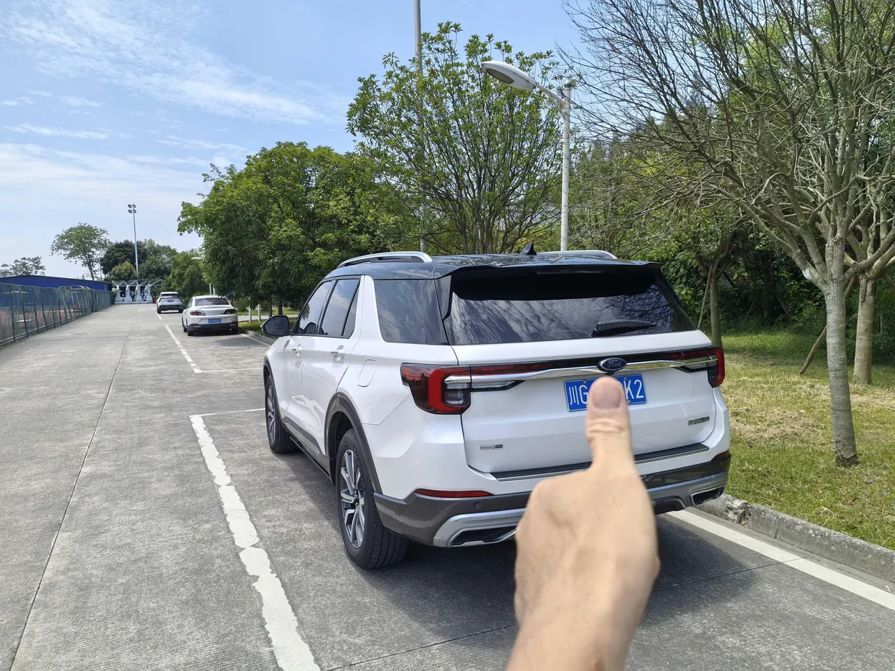 Ford 2023 Explorer 2.3T EcoBoost 285 Four-wheel Drive Titanium Edition 7-seat Automatic Gear 4